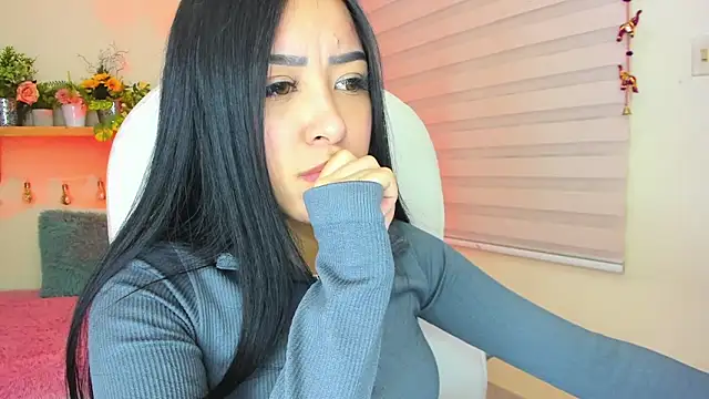 Starliee   online show from February 1, 2:37 am