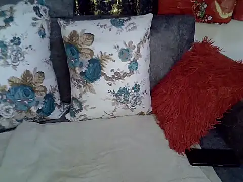 Snapshot of Hot-zeenah chatting on January 3, 5:42 pm Hot-zeenah online show from January 3, 5:42 pm