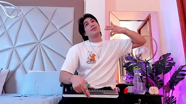 Karimferrer online show from January 3, 8:00 am