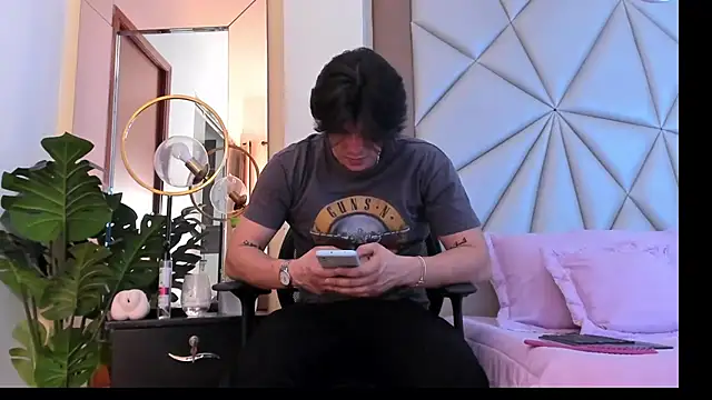 Karimferrer online show from January 22, 5:05 am