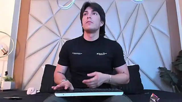 Karimferrer online show from February 1, 4:03 am