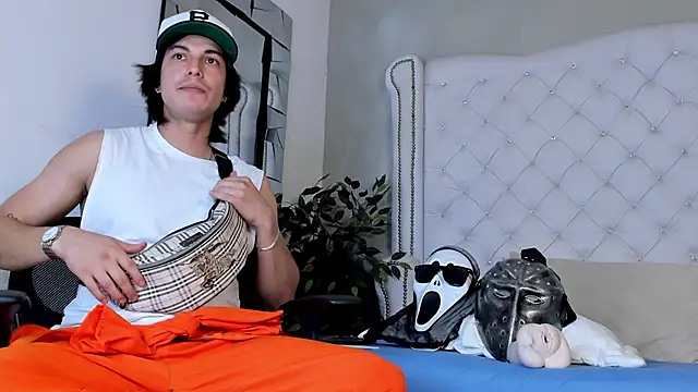 Karimferrer online show from November 1, 7:49 pm