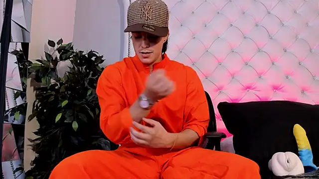 Karimferrer online show from March 31, 3:52 am