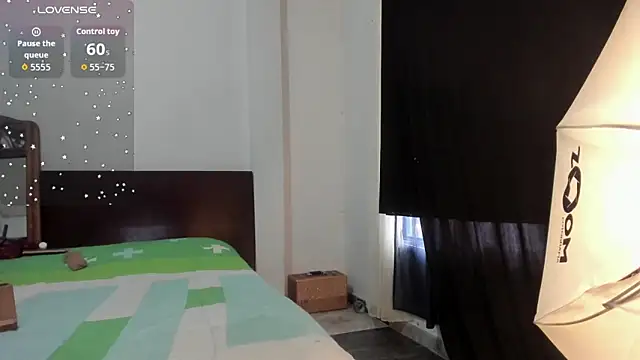 latinaStepmom online show from February 6, 9:07 pm