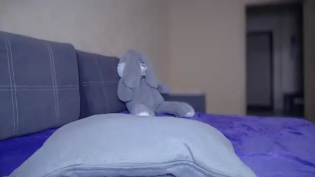 Snapshot of AlexaCruze chatting on February 15, 8:01 pm AlexaCruze online show from February 15, 8:01 pm