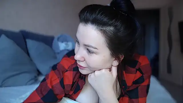 Snapshot of AlexaCruze chatting on February 28, 2:09 pm AlexaCruze online show from February 28, 2:09 pm