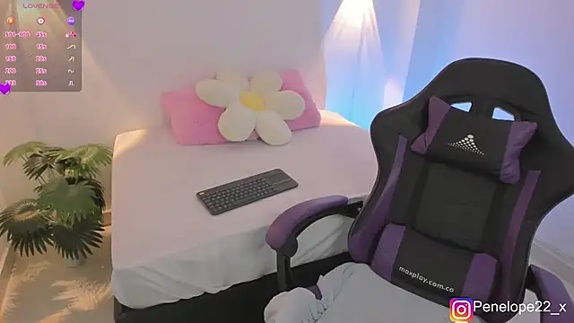 penelope22x  online show from April 3, 7:06 am