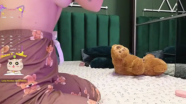 kimmie meow online show from December 15, 7:29 pm