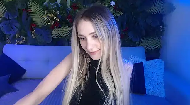 Horny Blond online show from December 25, 9:02 am