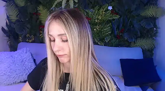 Horny Blond online show from March 1, 9:18 am