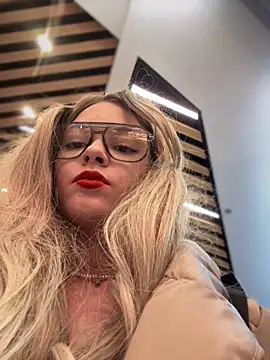 Snapshot of Times__Square chatting on December 15, 11:23 am Times Square online show from December 15, 11:23 am