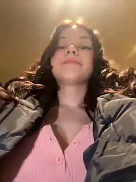 Snapshot of Times__Square chatting on February 4, 5:21 am Times Square online show from February 4, 5:21 am