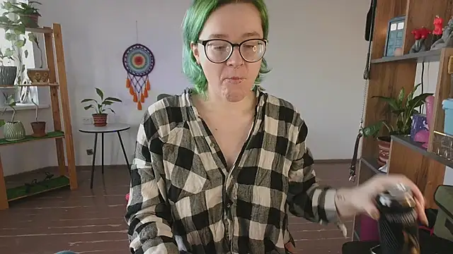 alisahug online show from January 18, 7:07 am