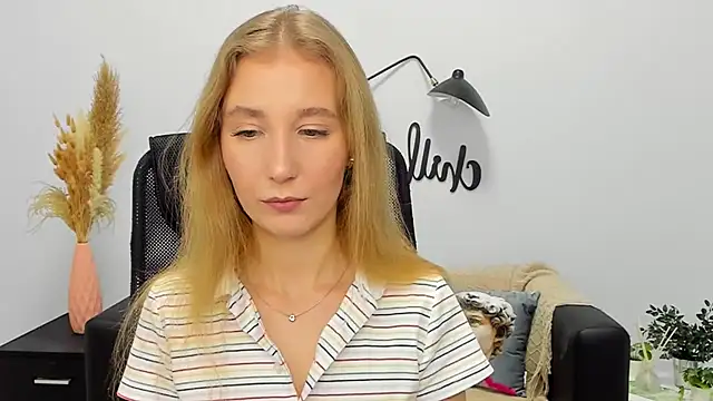 LolaWilsons online show from January 11, 2:25 pm