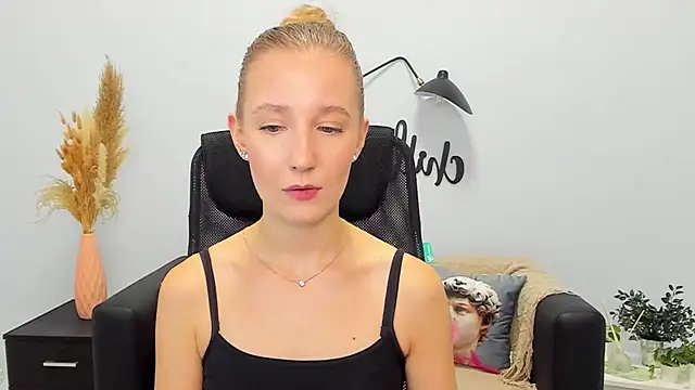 LolaWilsons online show from January 21, 1:22 pm