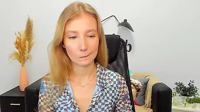 LolaWilsons online show from January 22, 11:01 am