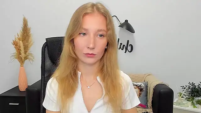 LolaWilsons online show from January 28, 9:19 am