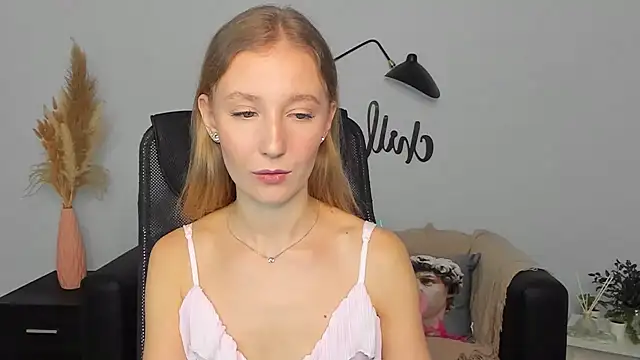 LolaWilsons online show from February 4, 9:28 am