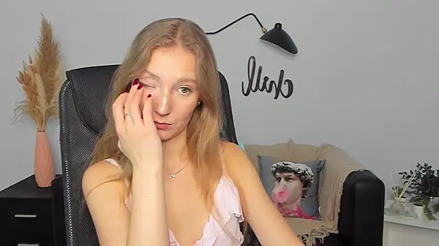 LolaWilsons online show from February 4, 12:33 pm