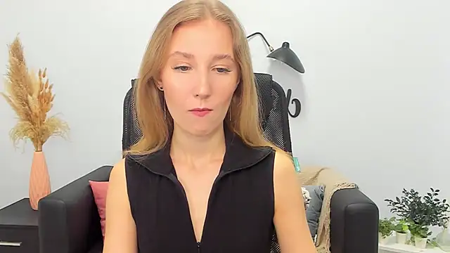 LolaWilsons online show from February 26, 6:15 am