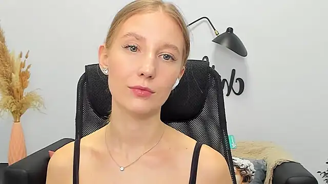 LolaWilsons online show from March 13, 12:35 pm