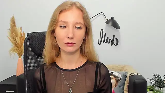 LolaWilsons online show from March 22, 2:25 pm