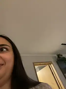 Snapshot of gabyaridi chatting on September 29, 1:27 pm gabyaridi online show from September 29, 1:27 pm