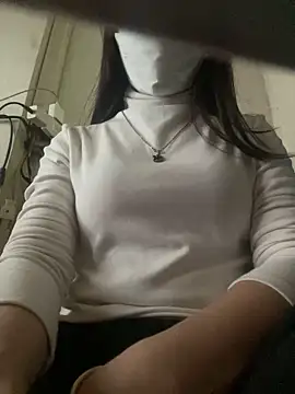 Snapshot of Tuongvy05 chatting on December 27, 9:39 am Tuongvy05 online show from December 27, 9:39 am