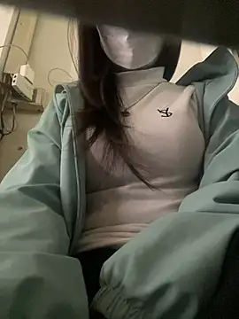 Snapshot of Tuongvy05 chatting on January 1, 2:41 am Tuongvy05 online show from January 1, 2:41 am