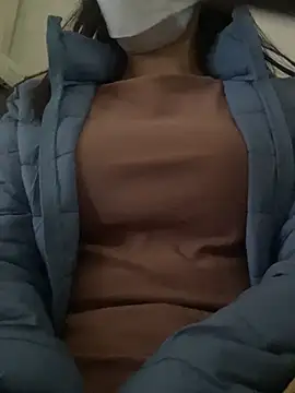 Snapshot of Tuongvy05 chatting on February 25, 2:03 am Tuongvy05 online show from February 25, 2:03 am