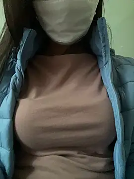 Snapshot of Tuongvy05 chatting on March 21, 12:40 am Tuongvy05 online show from March 21, 12:40 am