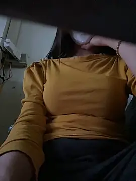 Snapshot of Tuongvy05 chatting on March 22, 5:31 pm Tuongvy05 online show from March 22, 5:31 pm