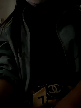 Snapshot of Tuongvy05 chatting on December 16, 1:10 am Tuongvy05 online show from December 16, 1:10 am