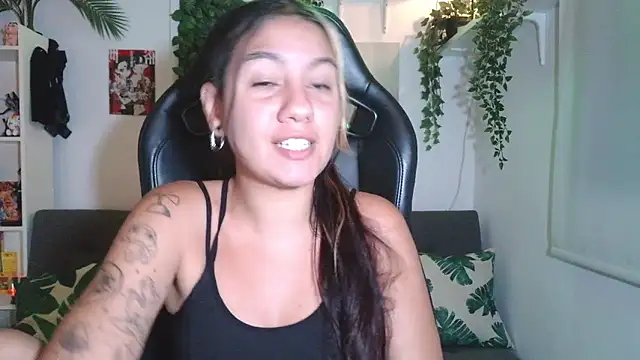 Snapshot of blvckbabyweed07 chatting on May 18, 11:10 pm blvckbabyweed07 online show from May 18, 11:10 pm