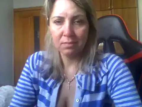 Snapshot of IrinaB1 chatting on February 8, 8:31 am IrinaB1 online show from February 8, 8:31 am