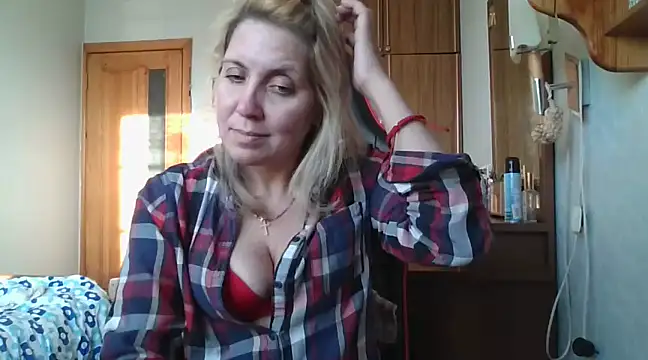 Snapshot of IrinaB1 chatting on February 22, 2:08 pm IrinaB1 online show from February 22, 2:08 pm