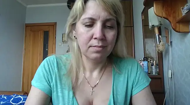 Snapshot of IrinaB1 chatting on March 11, 10:40 am IrinaB1 online show from March 11, 10:40 am