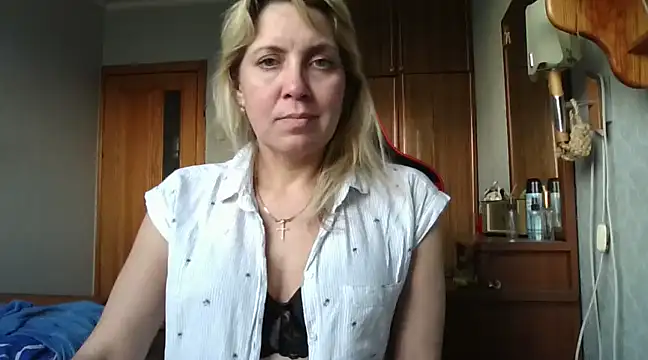 Snapshot of IrinaB1 chatting on March 21, 3:13 pm IrinaB1 online show from March 21, 3:13 pm