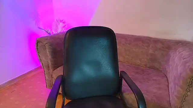 Snapshot of Susana_hank2 chatting on November 25, 11:27 pm Susana hank2 online show from November 25, 11:27 pm