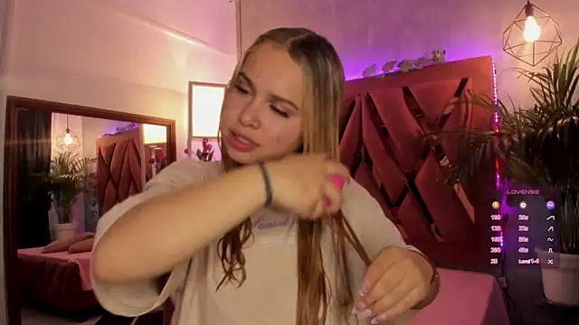 Snapshot of Haelycute chatting on January 26, 11:50 am Haelycute online show from January 26, 11:50 am