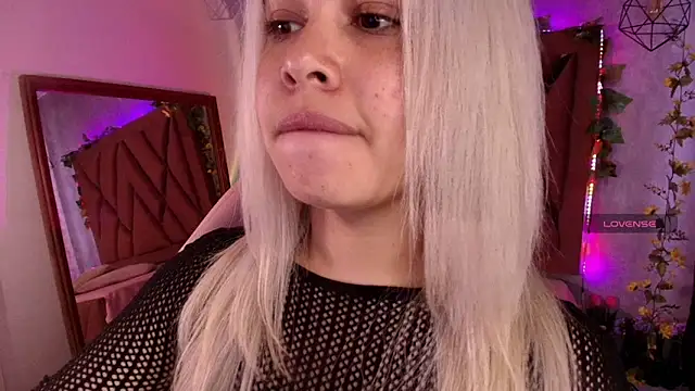 Snapshot of Haelycute chatting on September 10, 11:54 am Haelycute online show from September 10, 11:54 am