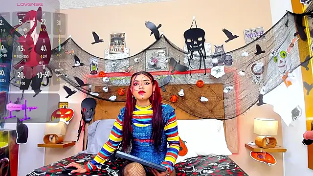 CristalLoren online show from October 31, 5:58 pm