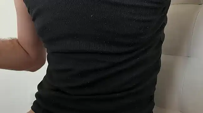 Snapshot of YoungHairyBi chatting on February 13, 2:42 pm YoungHairyBi online show from February 13, 2:42 pm