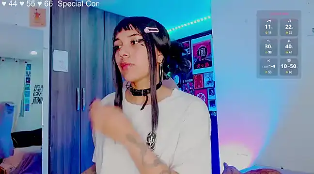 Snapshot of melissahowl chatting on January 23, 2:23 am melissahowl online show from January 23, 2:23 am