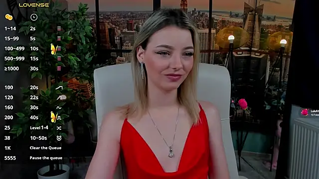 Snapshot of pretty_little_thing chatting on December 5, 11:18 pm pretty little thing online show from December 5, 11:18 pm