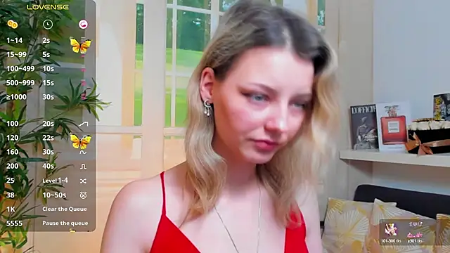 Snapshot of pretty_little_thing chatting on January 29, 7:32 pm pretty little thing online show from January 29, 7:32 pm