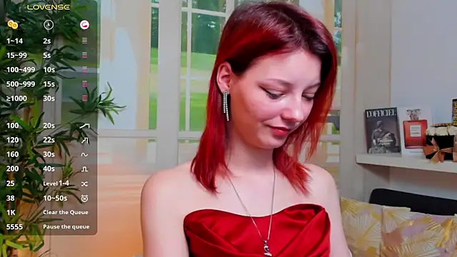 Snapshot of pretty_little_thing chatting on February 6, 12:05 pm pretty little thing online show from February 6, 12:05 pm