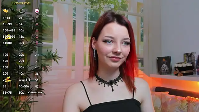 Snapshot of pretty_little_thing chatting on February 12, 4:55 pm pretty little thing online show from February 12, 4:55 pm