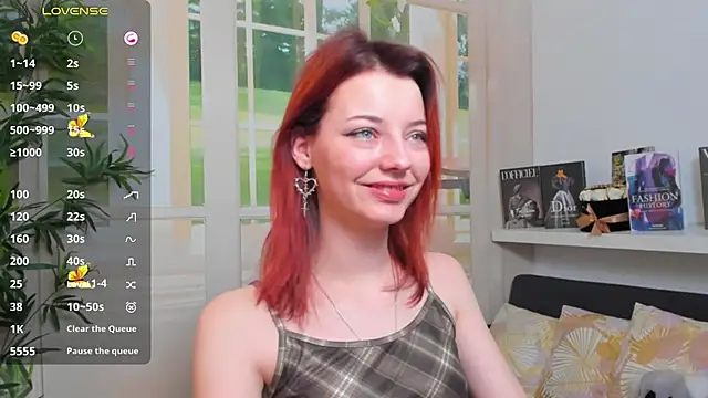 Snapshot of pretty_little_thing chatting on February 15, 11:17 am pretty little thing online show from February 15, 11:17 am