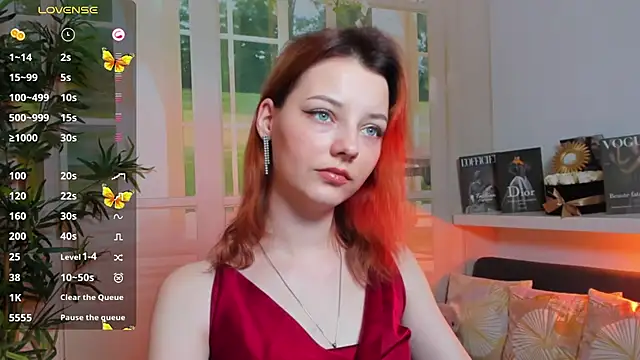 Snapshot of pretty_little_thing chatting on March 3, 7:17 pm pretty little thing online show from March 3, 7:17 pm